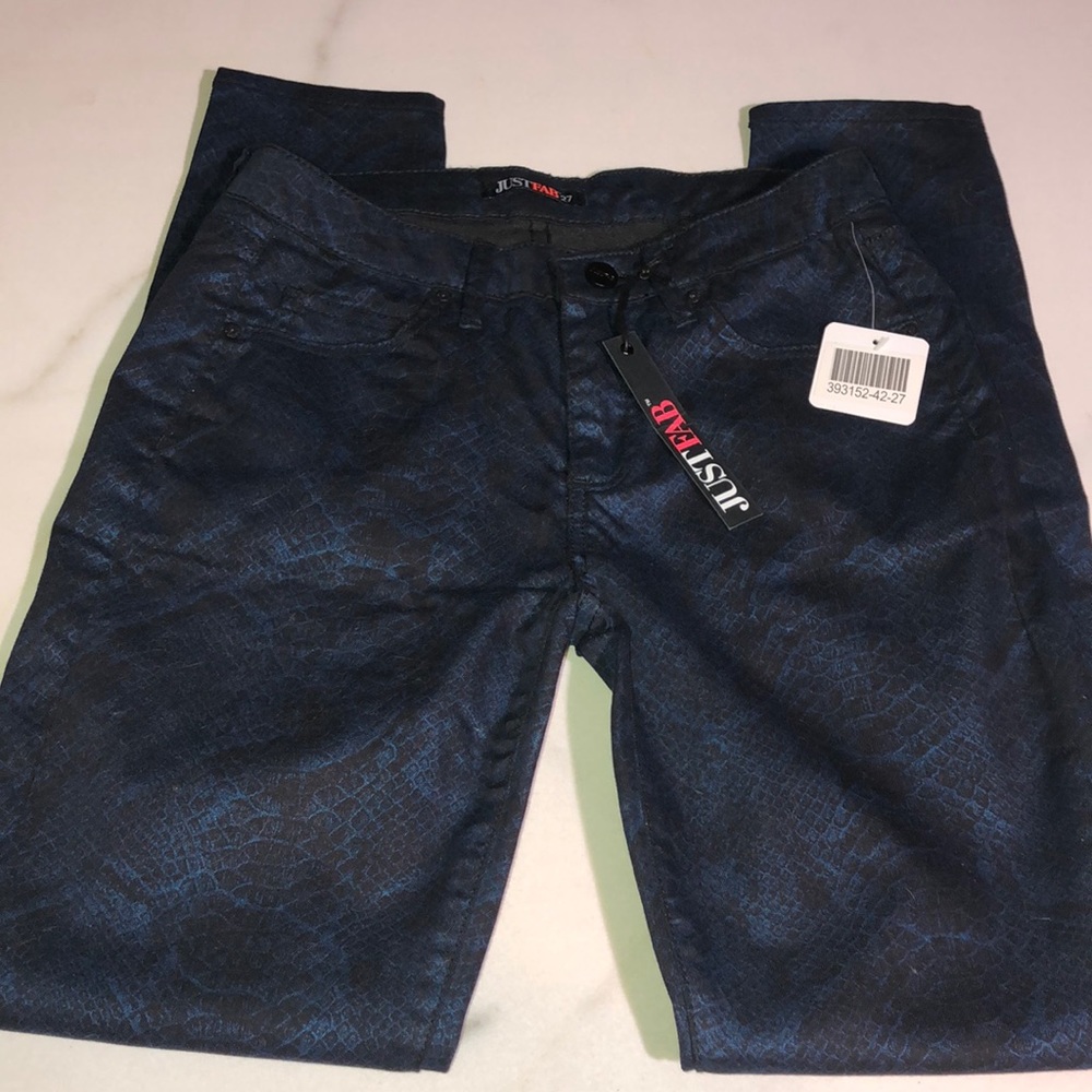 NWT- Just Fab Jeans Size 27!